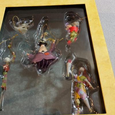 Story Book Ornament Set, Tim Burton Nightmare before Christmas
