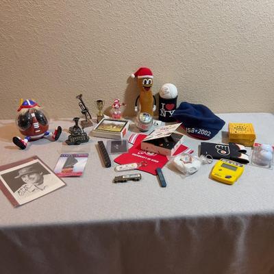 Do Da LOT, Including the Infamous Mr. Hanky