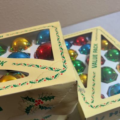 4 Boxes of NEW VINTAGE BULBS