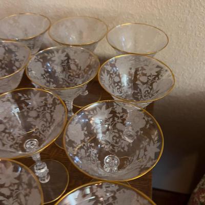 Sale Photo Thumbnail #568: 10 Goblets, 12 Champagne Flutes and a few small Sherry (shot glasses with elegance). GOOD DEAL!!!! Good Condition. Not Chipped. Bring Paper And Boxes, Self Wrapping on this one   