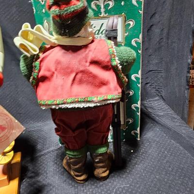 Christmas time is a time for Skiing! Santa Skier and a beautiful. Holtzkunst Christian Ulbricht Nutcracker - Skier