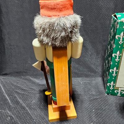 Christmas time is a time for Skiing! Santa Skier and a beautiful. Holtzkunst Christian Ulbricht Nutcracker - Skier