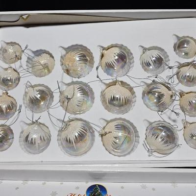 Beautiful Vintage Christmas ornaments - Handblown glittery frosted bulbs