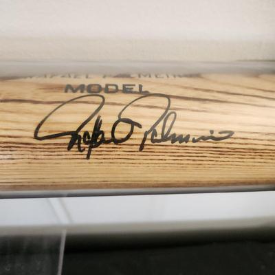 Rafael Palmeiro Model Worth Baseball bat Signed by Rafael Palmeiro