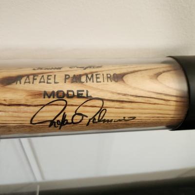 Rafael Palmeiro Model Worth Baseball bat Signed by Rafael Palmeiro