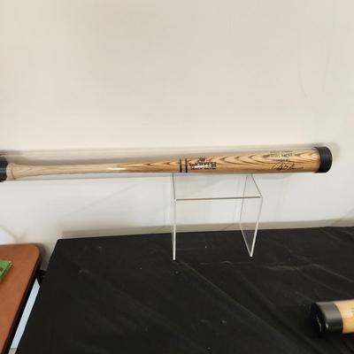 Rafael Palmeiro Model Worth Baseball bat Signed by Rafael Palmeiro