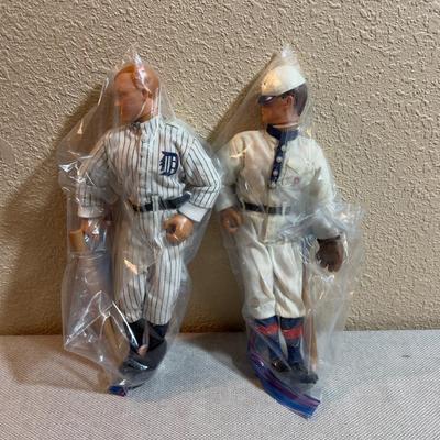 2 Baseball Action Figures