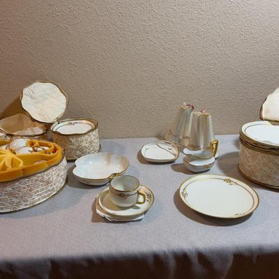 PAUL MULLER SELB Partial China Set, PRETTY!
