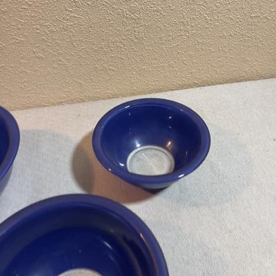 BLUE Nested Pyrex Box, WOW! Blue!!