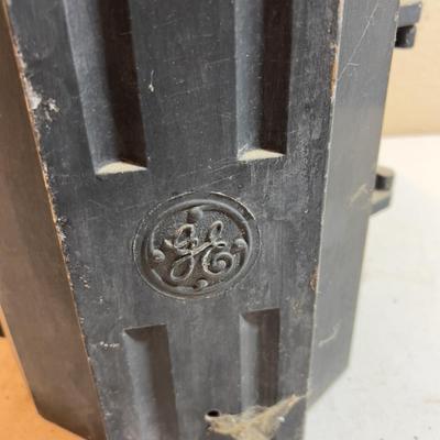 GE Flashing YELLOW Light