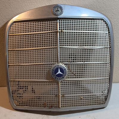 MERCEDES BENZ Grill