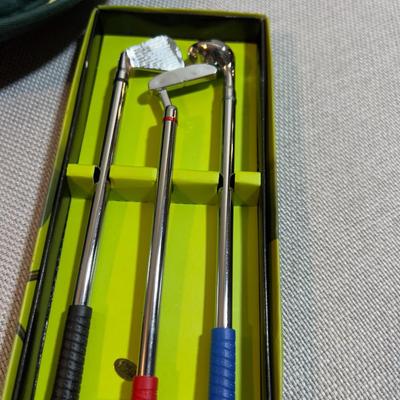 Gag Gift: Golf Hat and Pens