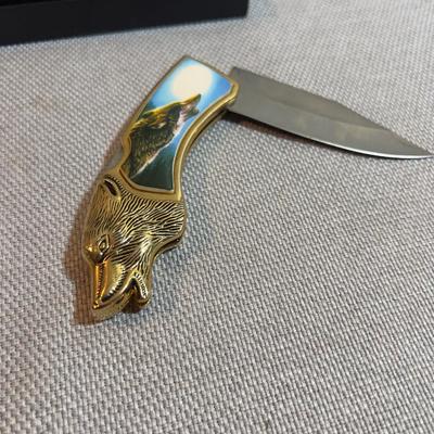 Wolf Knife in Presentation Box