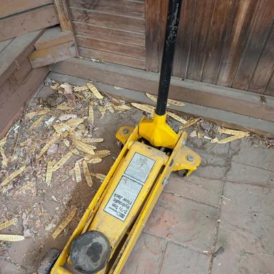 2- 1/2 TON Floor Jack