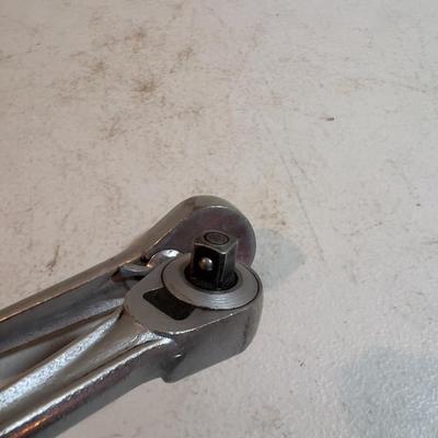 2 Craftsman Ratchet Wrenches