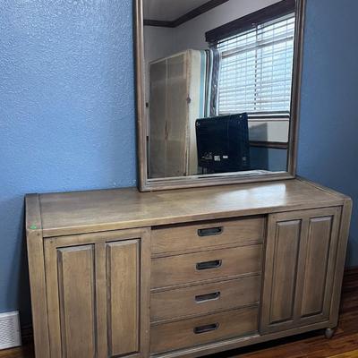 Dresser with Mirror 9 Drawer