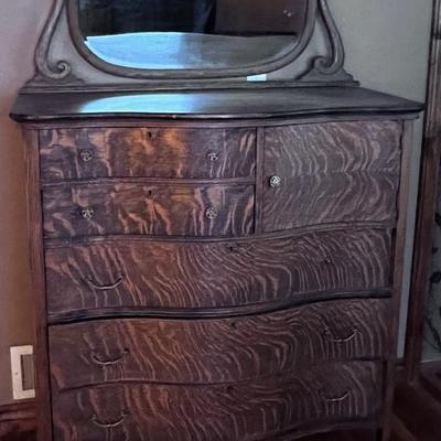 Tiger Oak DRESSER with Mirror BRING HELP TO MOVE OUT!!!!