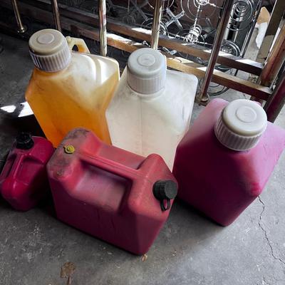 5 GAS Cans (Plastic)