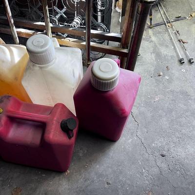 5 GAS Cans (Plastic)