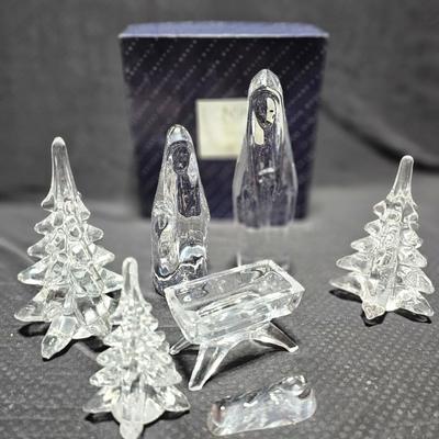 Crystal glass Dansk Nativity Figurines with three trees