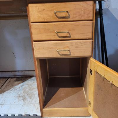 Large Wooden Workbench with Cabinets and Vice (WC-EL)