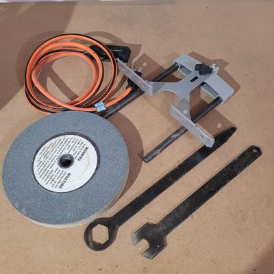 Craftsman 8-in. Variable Speed Grinding Center (WC-EL)