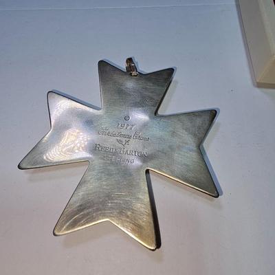 Sterling Silver Reed & Barton 1977 Christmas Cross