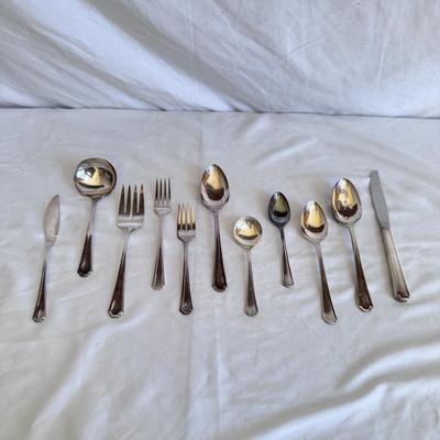 Oneida Silver Plated Flatware (DR-DZ)