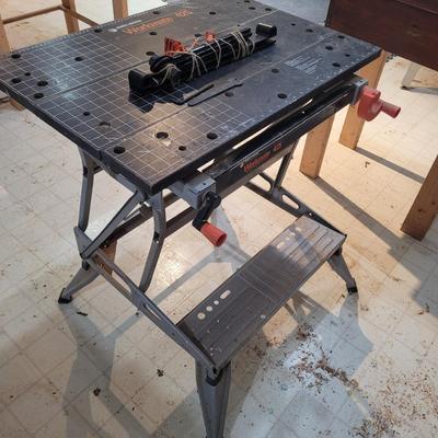 Black & Decker Center and Vise (WM-EL)