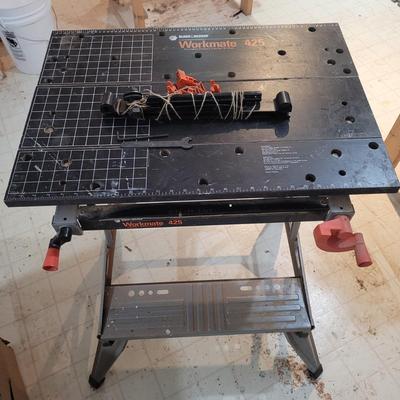 Black & Decker Center and Vise (WM-EL)