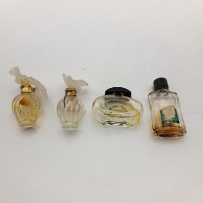Lot of 14 Vintage Perfume Bottles Parfume Body Talcum Powder Old Spice Tin Glass Metal Locket Pendant Necklace Mushroom Boucheron Birds...