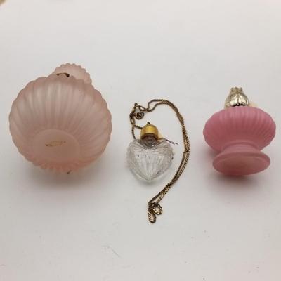 Lot of 14 Vintage Perfume Bottles Parfume Body Talcum Powder Old Spice Tin Glass Metal Locket Pendant Necklace Mushroom Boucheron Birds...