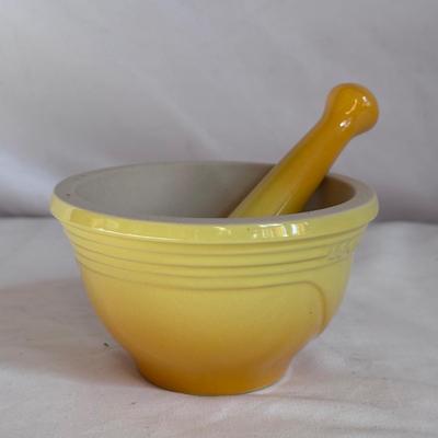 Le Creuset Dutch Oven, Mortar and Pestle, and More (K-DZ)