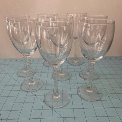 8 dinnerware goblets