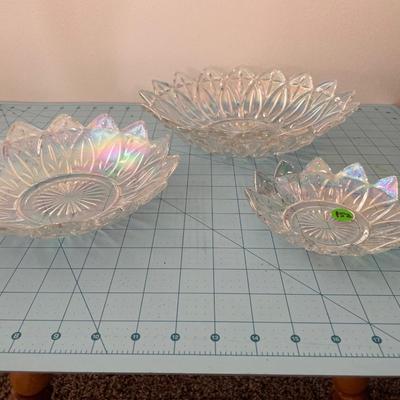 Iridescent nesting bowls
