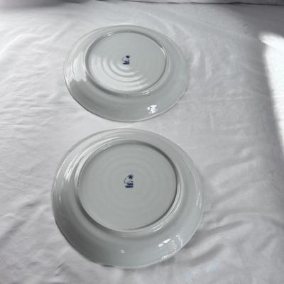 Yukio Hattori Plates and Other Blue and White Pottery (K-DZ)