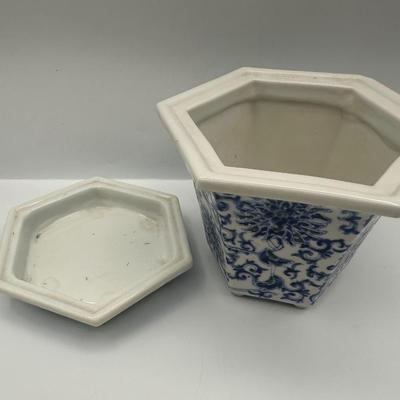 Japanese Decorated Porcelain Ware Planter