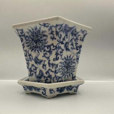 Japanese Decorated Porcelain Ware Planter