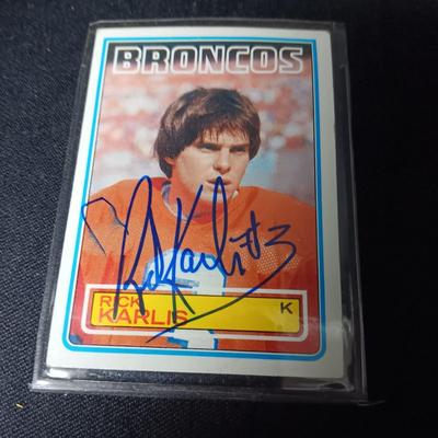 4 AUTOGRAPHED SPORTS CARDS OF FORMER DENVER BRONCO PLAYERS