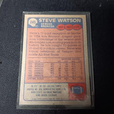 4 AUTOGRAPHED SPORTS CARDS OF FORMER DENVER BRONCO PLAYERS
