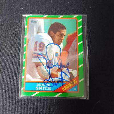 4 AUTOGRAPHED SPORTS CARDS OF FORMER DENVER BRONCO PLAYERS
