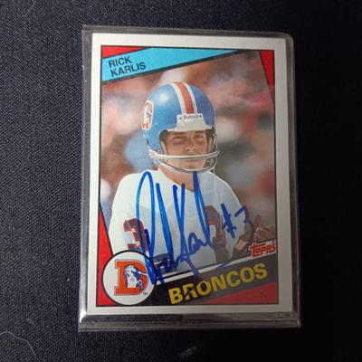 4 AUTOGRAPHED SPORTS CARDS OF FORMER DENVER BRONCO PLAYERS