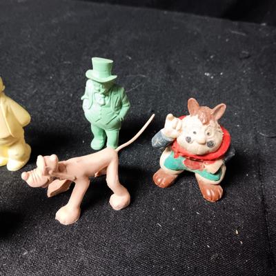 YOU'LL PROBABLY RECOGNIZE SOME OF THESE DISNEY AND COMIC CHARACTERS