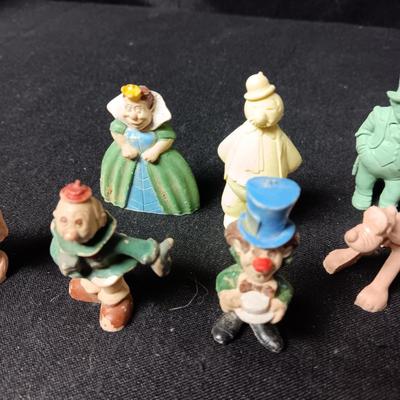 YOU'LL PROBABLY RECOGNIZE SOME OF THESE DISNEY AND COMIC CHARACTERS