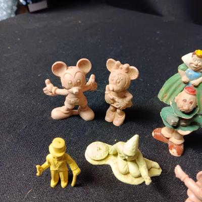 YOU'LL PROBABLY RECOGNIZE SOME OF THESE DISNEY AND COMIC CHARACTERS