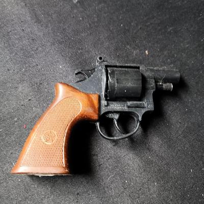 2 TOY CAP GUNS