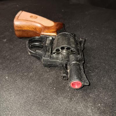 2 TOY CAP GUNS