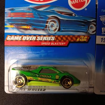 6 COLLECTIBLE HOT WHEELS