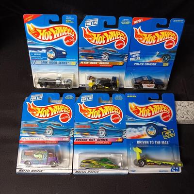 6 SEALED HOT WHEELS