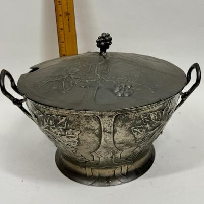 Art Nouveau Leaf Design Soup Tureen Lidded Serving Bowl with Handles